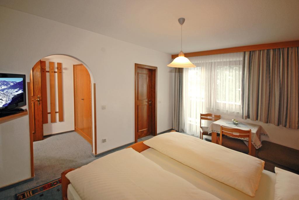 Pension Riedlsperger Saalbach-Hinterglemm Oda fotoğraf